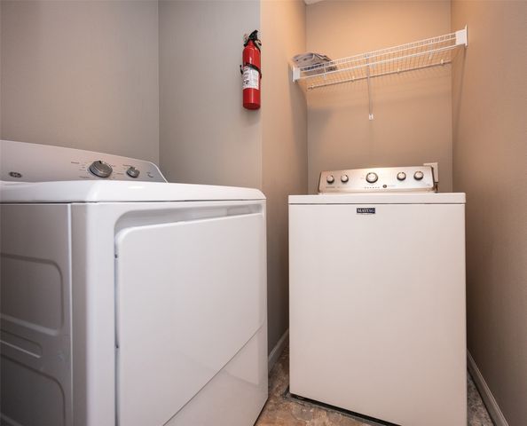 323 NE Kingwood None, Waukee, IA 50263