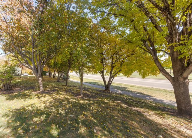 323 NE Kingwood None, Waukee, IA 50263