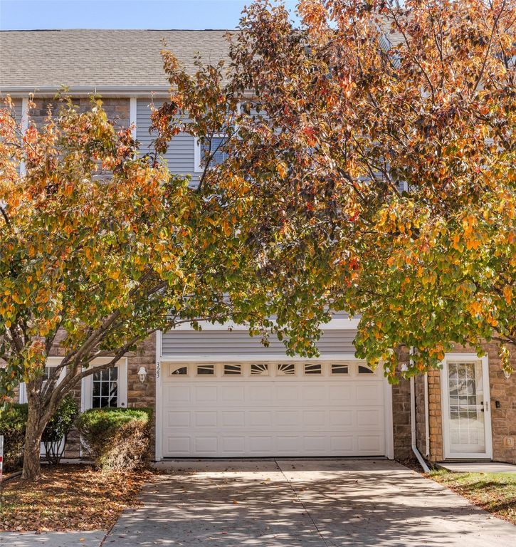 323 NE Kingwood None, Waukee, IA 50263