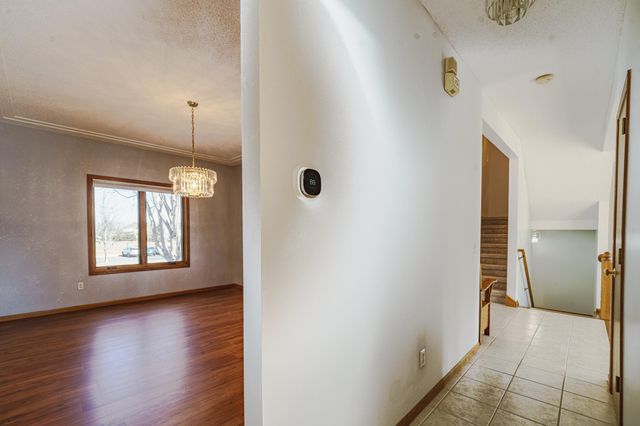 8927 W 136th Street, Savage, MN 55378