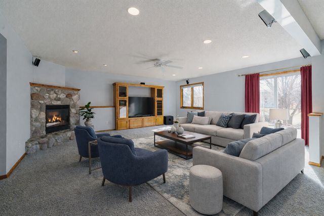 8927 W 136th Street, Savage, MN 55378