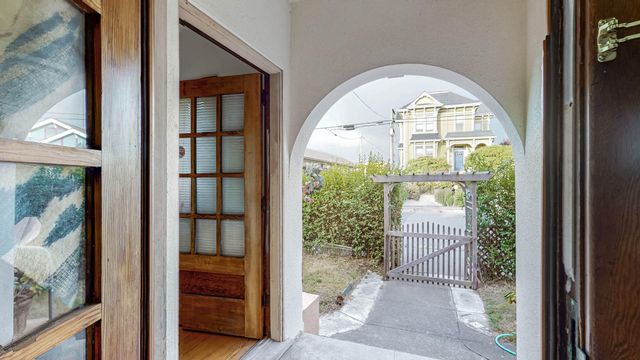 902 E Street, Eureka, CA 95501