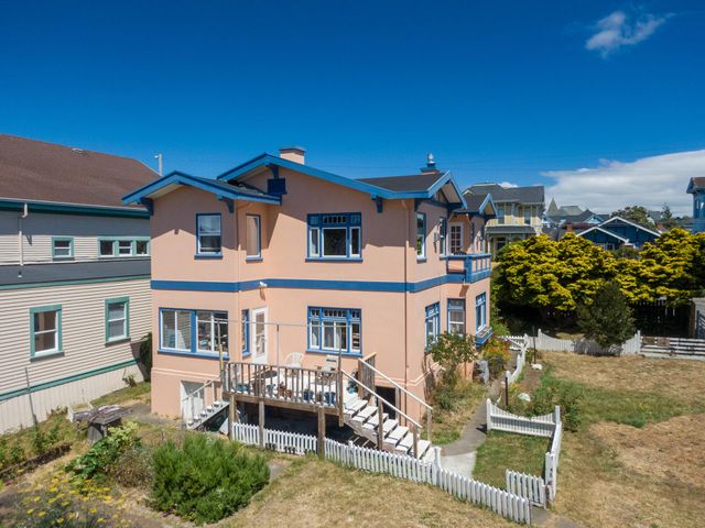 902 E Street, Eureka, CA 95501
