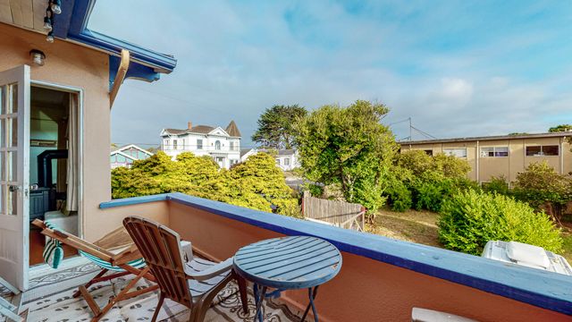 902 E Street, Eureka, CA 95501