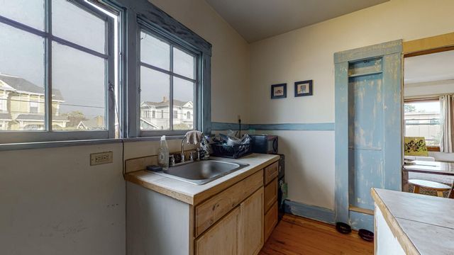 902 E Street, Eureka, CA 95501