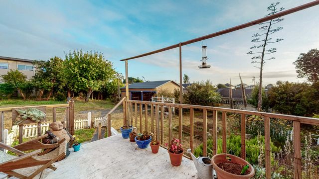 902 E Street, Eureka, CA 95501