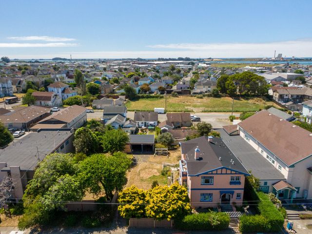 902 E Street, Eureka, CA 95501