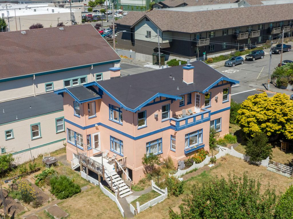 902 E Street, Eureka, CA 95501