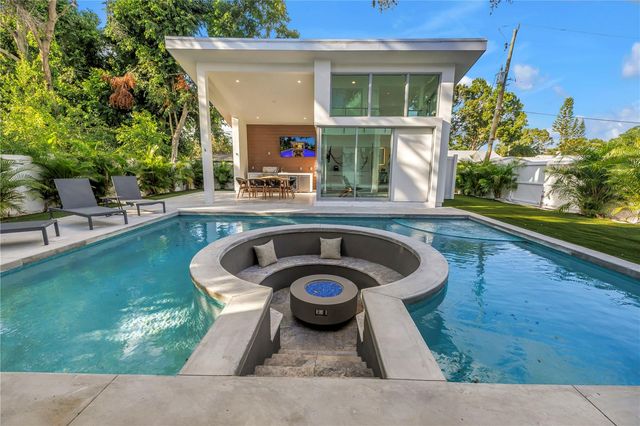 2258 ARLINGTON STREET, Sarasota, FL 34239