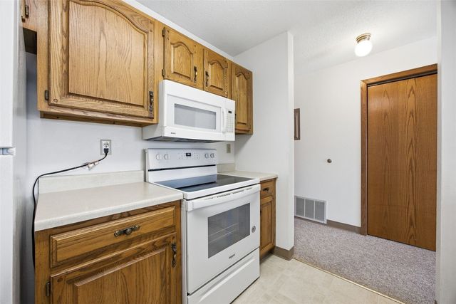 730 S Market Street 22, Solon, IA 52333