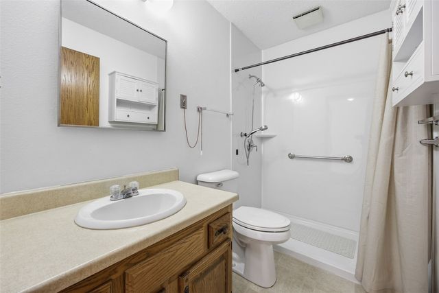 730 S Market Street 22, Solon, IA 52333