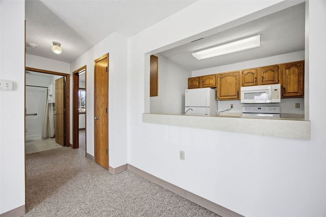 730 S Market Street 22, Solon, IA 52333