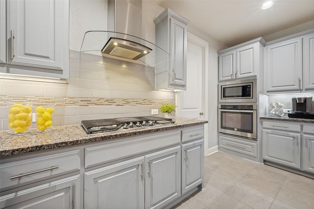 608 Yarrow Street, Little Elm, TX 75068
