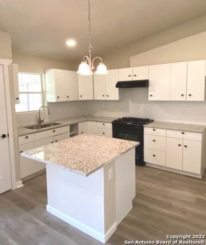 5830 Royal Haven, San Antonio, TX 78239