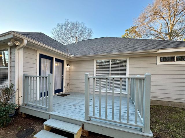 4006 Hunnington Drive, Conroe, TX 77303