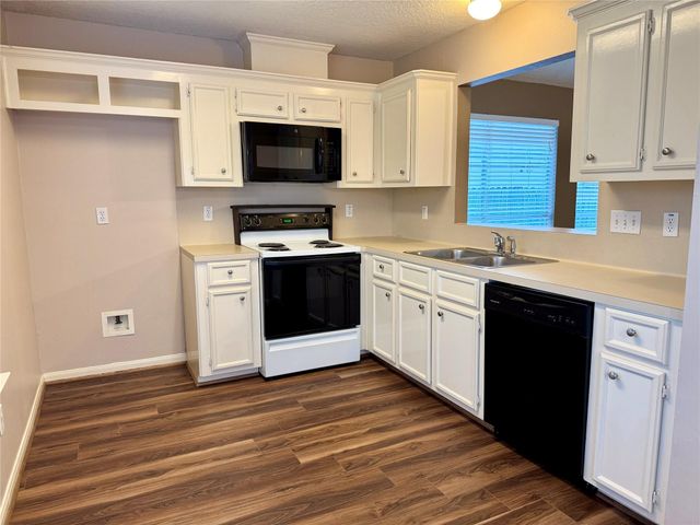 4006 Hunnington Drive, Conroe, TX 77303