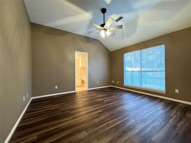 4006 Hunnington Drive, Conroe, TX 77303
