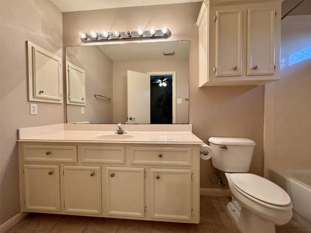 4006 Hunnington Drive, Conroe, TX 77303