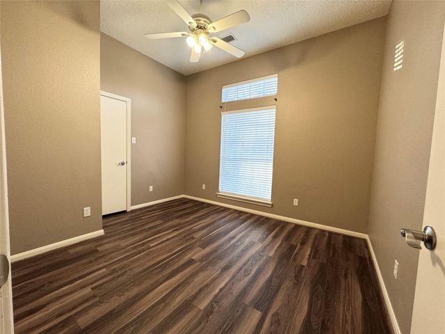 4006 Hunnington Drive, Conroe, TX 77303