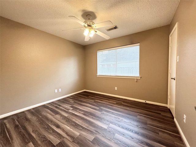 4006 Hunnington Drive, Conroe, TX 77303