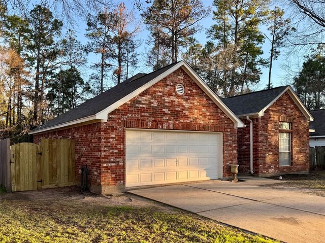 4006 Hunnington Drive, Conroe, TX 77303