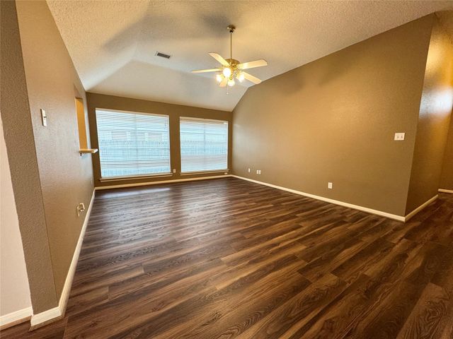 4006 Hunnington Drive, Conroe, TX 77303