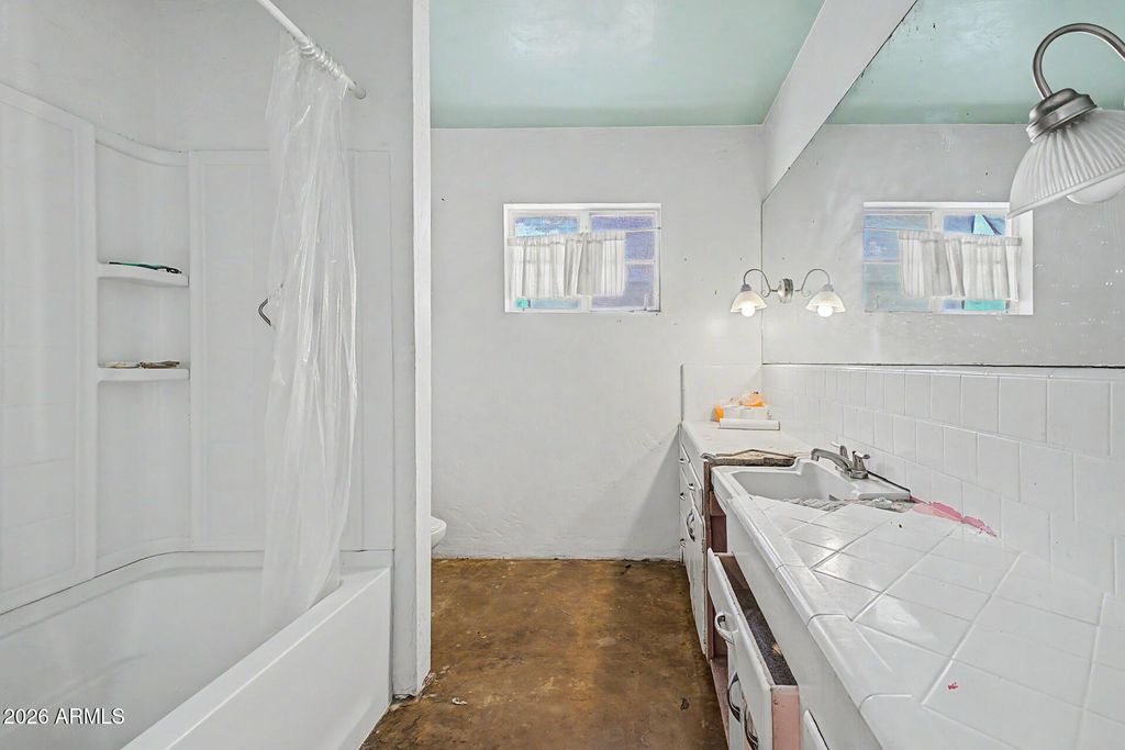 Image 21 of property listing at 708 E PEPPER Place, Mesa, AZ 85203