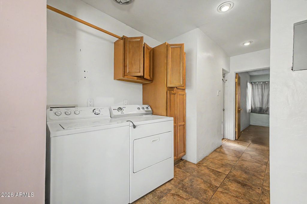 Image 23 of property listing at 708 E PEPPER Place, Mesa, AZ 85203