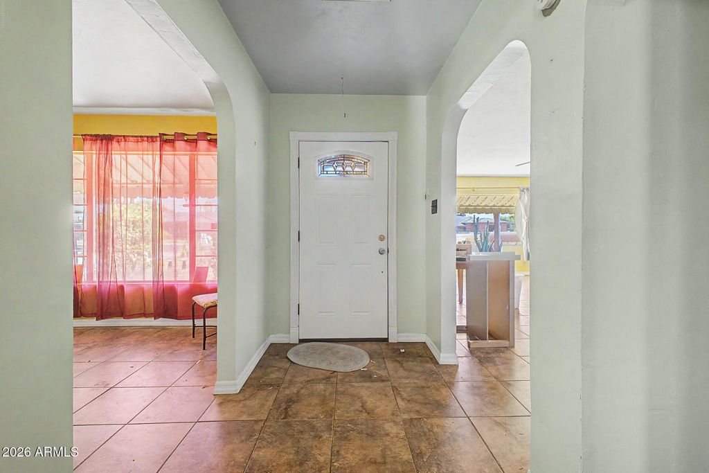 Image 6 of property listing at 708 E PEPPER Place, Mesa, AZ 85203