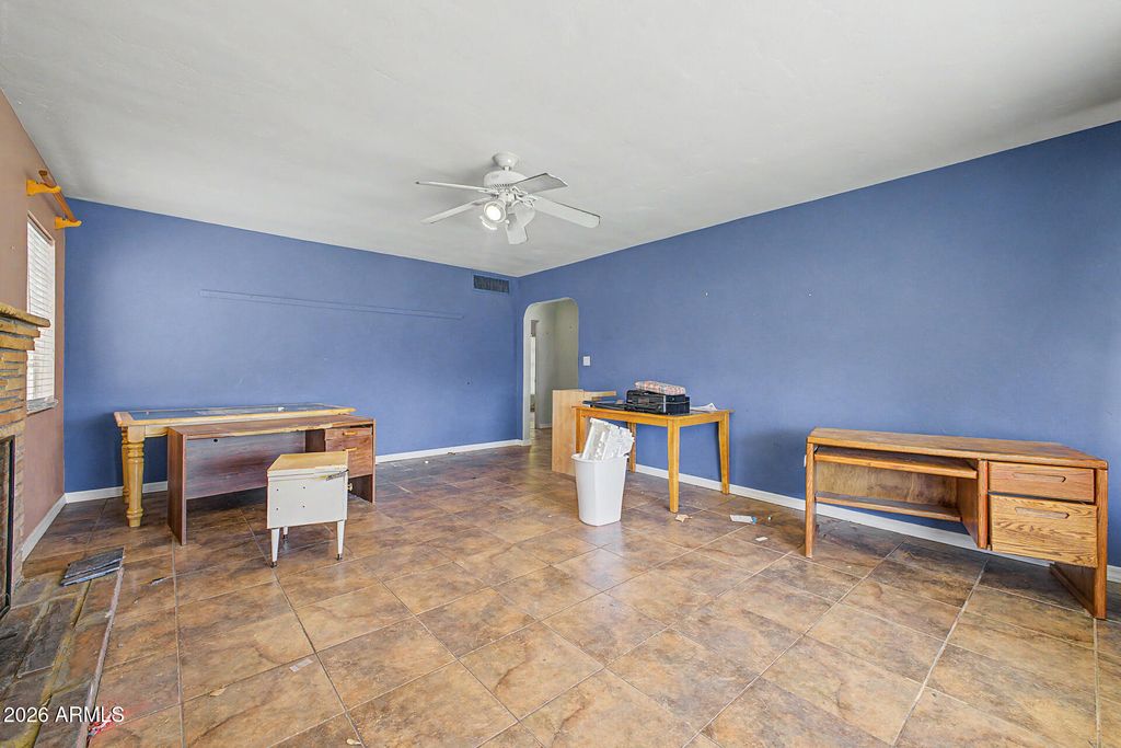 Image 8 of property listing at 708 E PEPPER Place, Mesa, AZ 85203