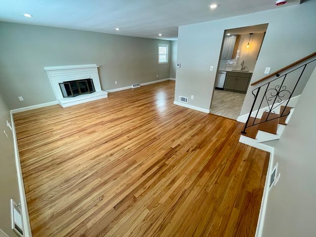 34 Foster Dr. 34, Framingham, MA 01701