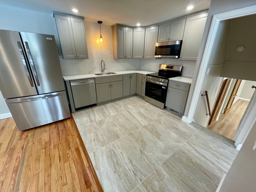 34 Foster Dr. 34, Framingham, MA 01701