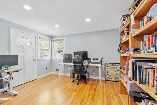 81 Princeton Ave, Waltham, MA 02451