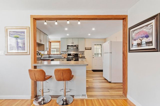 81 Princeton Ave, Waltham, MA 02451