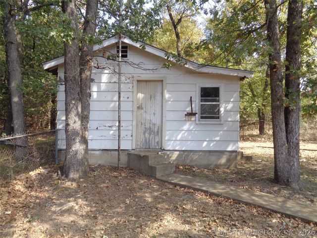 211 Oak Avenue, Stigler, OK 74462