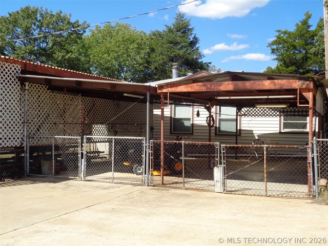 211 Oak Avenue, Stigler, OK 74462