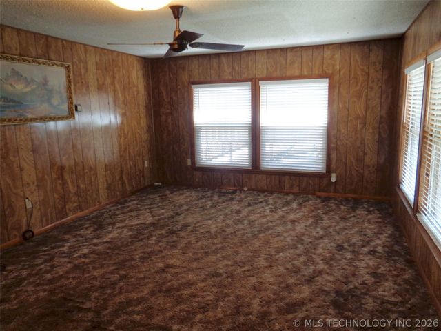 211 Oak Avenue, Stigler, OK 74462