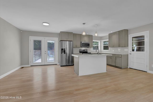 122 Silva Terra Drive, Wilmington, NC 28412