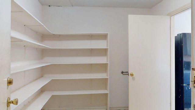 10127 Sunset Pl, San Antonio, TX 78245