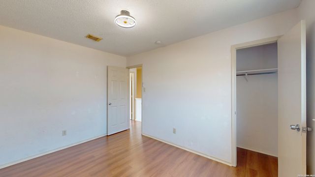 10127 Sunset Pl, San Antonio, TX 78245