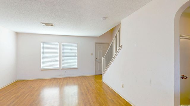 10127 Sunset Pl, San Antonio, TX 78245