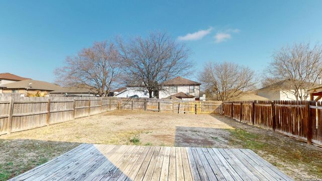 10127 Sunset Pl, San Antonio, TX 78245