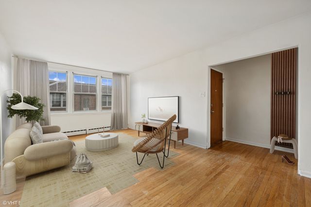 2424 W Farragut Avenue 3B, Chicago, IL 60625