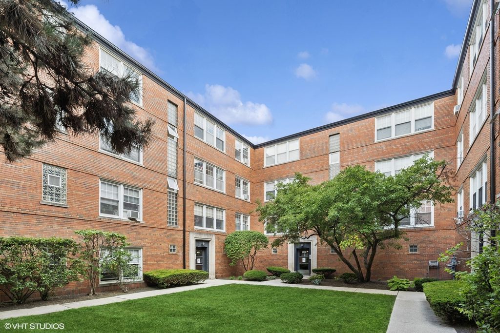 2424 W Farragut Avenue 3B, Chicago, IL 60625