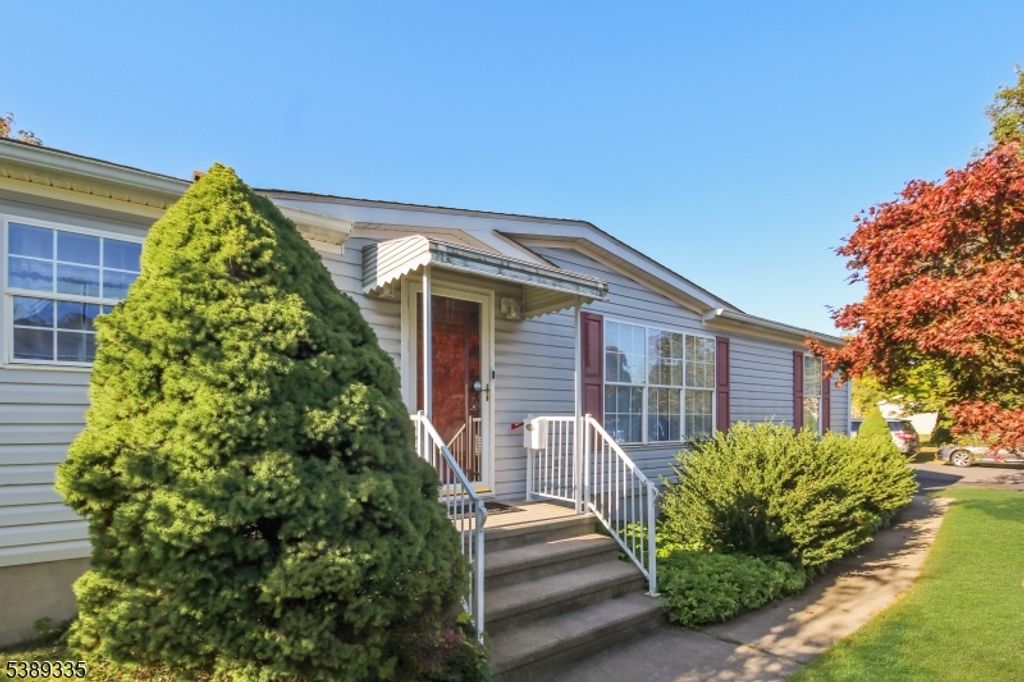3 Post Rd, White Twp., NJ 07823