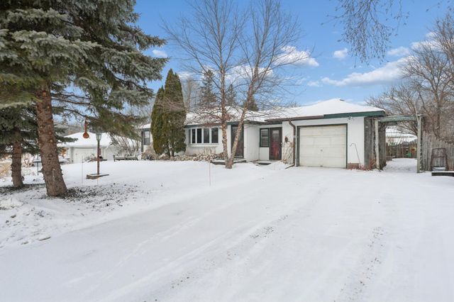 1515 Viking Drive E, Maplewood, MN 55109