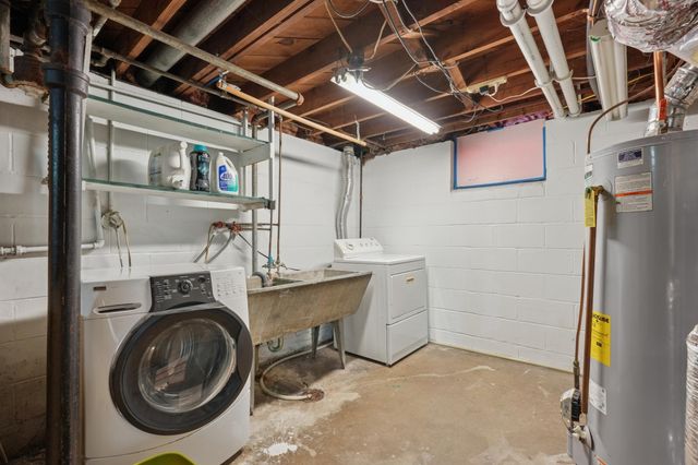 1515 Viking Drive E, Maplewood, MN 55109