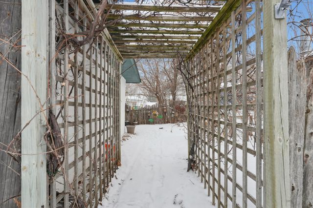 1515 Viking Drive E, Maplewood, MN 55109