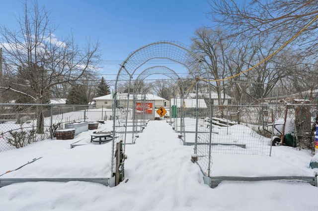 1515 Viking Drive E, Maplewood, MN 55109