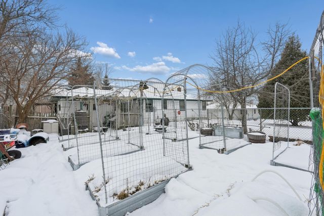 1515 Viking Drive E, Maplewood, MN 55109